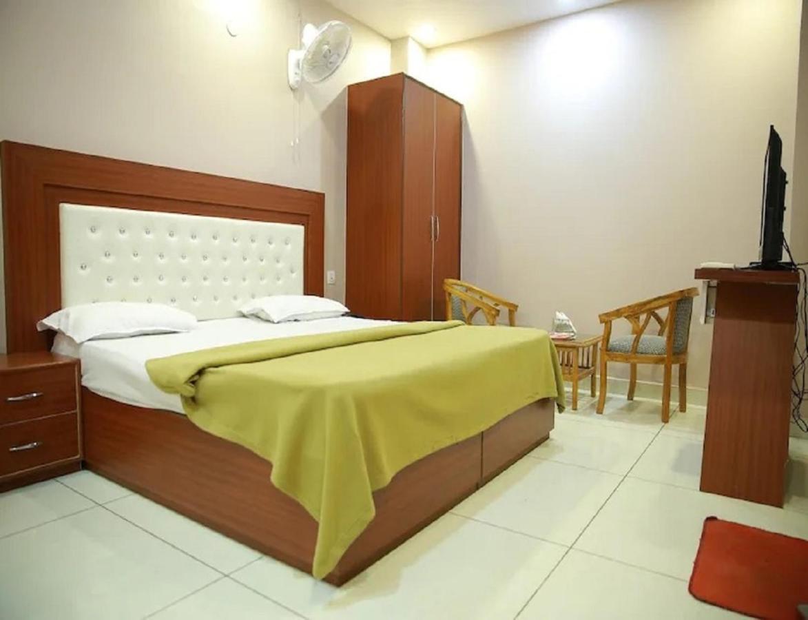 Hotel Kings, Rohtak 外观 照片